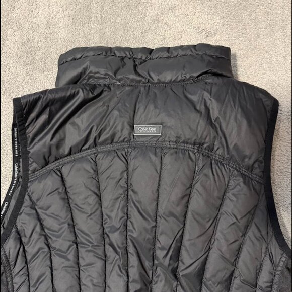 Calvin Klein Performance black nylon down-filled puffer vest Sz Med - Picture 5 of 5
